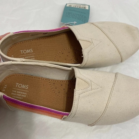 TOMS - Picture 4 of 8
